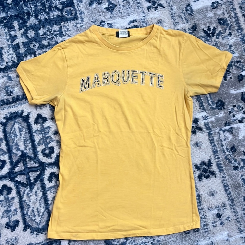 Women’s medium sequin Marquette tee!